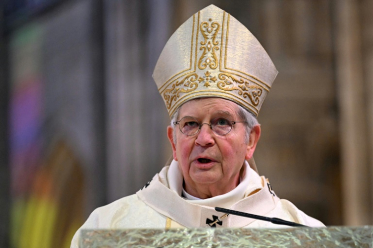 L'archevêque Laurent Ulrich lors d'une cérémonie d'ordination épiscopale du nouvel évêque de Seine-Saint-Denis, Etienne Guillet, Saint-Denis, le 16 février 2025 ( AFP / Bertrand GUAY )