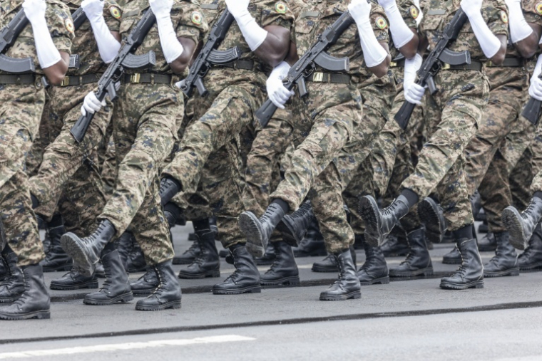 Des soldats des Forces de défense nationale éthiopiennes (ENDF) défilent  le 26 octobre 2023 à Addis Abeba ( AFP / Amanuel Sileshi )