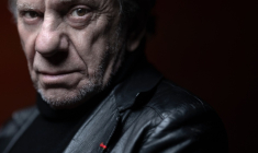 Le photoreporter français Patrick Chauvel pose le 13 octobre 2026 à Paris ( AFP / Joel Saget )