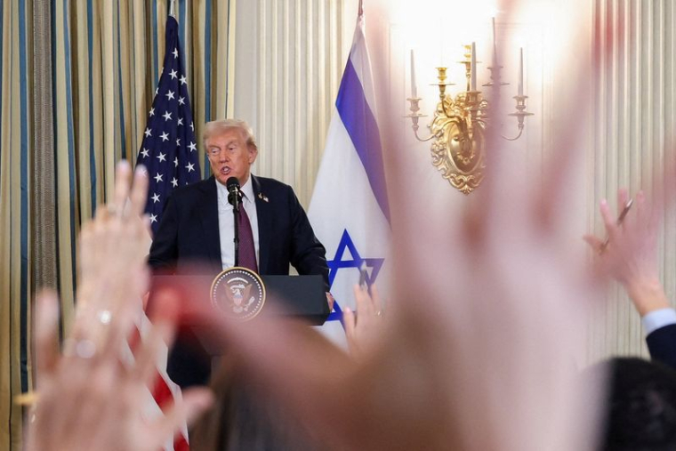 Le président Donald Trump et le Premier ministre israélien Benjamin Netanyahu (non visible sur la photo) tiennent une conférence de presse conjointe à la Maison Blanche à Washington, D.C.