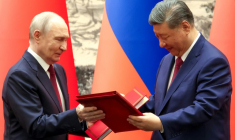 Vladimir Poutine et Xi Jinping à Pékin le 20 mai 2026 ( POOL / Alexander KAZAKOV )