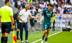 Adi Hütter prend la défense de ses jeunes après la défaite contre Arsenal