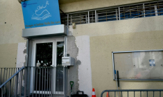 L'entrée de la mosquée des Bleuets et du bâtiment de l'institut Malik Ibn Anas à Marseille, le 20 août 2024  ( AFP / Christophe SIMON )
