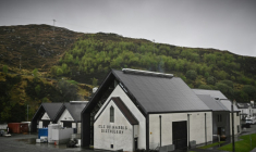 La distillerie de l'île de Harris à Tarbert, le 28 avril 2025 en Ecosse ( AFP / Andy Buchanan )