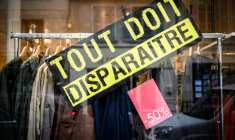 Pas de bonne surprise pour le secteur de l'habillement: les soldes d'hiver se terminent sur un recul de 1,8% du chiffre d'affaires en magasin ( AFP / Loic VENANCE )
