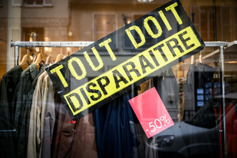 Pas de bonne surprise pour le secteur de l'habillement: les soldes d'hiver se terminent sur un recul de 1,8% du chiffre d'affaires en magasin ( AFP / Loic VENANCE )