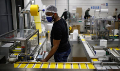 FRANCE: LA PRODUCTION INDUSTRIELLE RECULE DE 0,1% EN AVRIL