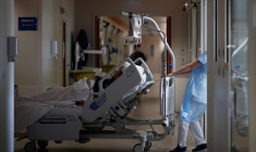 CORONAVIRUS: LA DÉCRUE SE POURSUIT DANS LES HÔPITAUX EN FRANCE