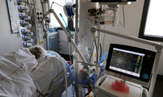 FRANCE/CORONAVIRUS: TOUJOURS PRÈS DE 6.000 PATIENTS EN RÉANIMATION