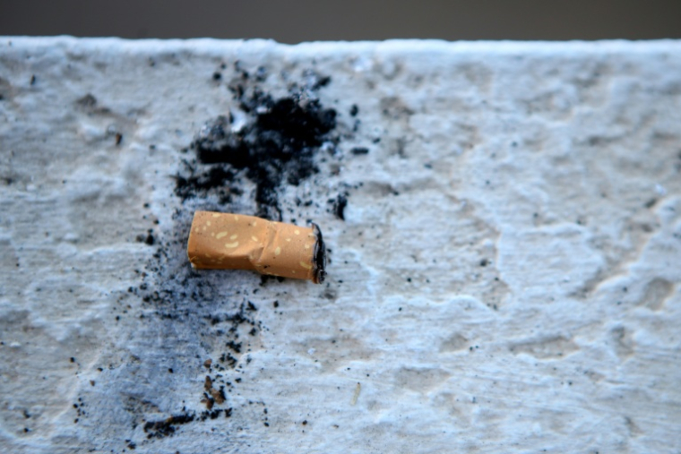 Le cancer du poumon touche ainsi beaucoup plus souvent les personnes les plus modestes, pointe l'étude ( AFP / Pascal POCHARD-CASABIANCA )