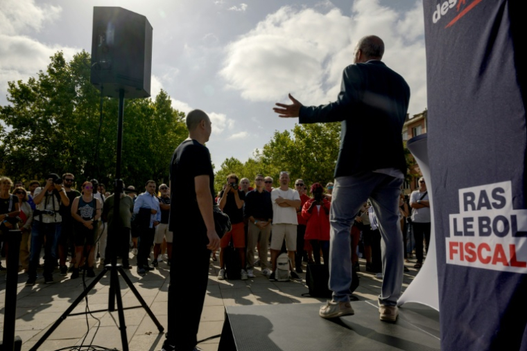 Lors d'un rassemblement pour réclamer le gel de la fiscalité du tabac, à Muret, en Haute-Garonne, le 7 septembre 2026 ( AFP / Ed JONES )