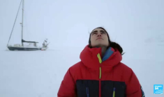 Les jeunes femmes et la mer