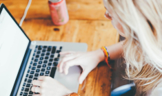 Des mails frauduleux usurpant l'identité de la SNCF circulent depuis la grève du 18 septembre. (illustration) (janeb13 / Pixabay)