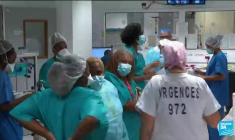 Covid-19 en Martinique : pic épidémique, les malades "très jeunes" et non vaccinés