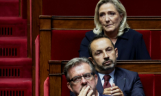 La présidente du groupe Rassemblement national à l'Assemblée nationale, Marine Le Pen, et le député RN Sébastien Chenu (c) à l'Assemblée nationale à Paris le 1er octobre 2025 ( AFP / STEPHANE DE SAKUTIN )
