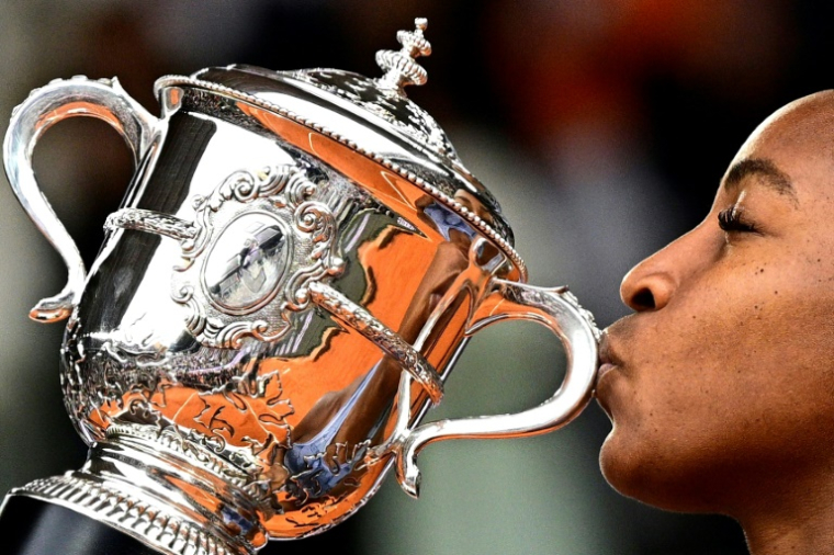 L'Américaine Coco Gauff après sa victoire en finale de Roland-Garros face à la Bélarusse Aryna Sabalenka, à Paris le 7 juin 2025 ( AFP / JULIEN DE ROSA )