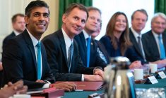 Rishi Sunak et Jeremy Hunt ont cherché à rassurer pour effacer le chaos provoqué par Liz Truss et Kwasi Kwarteng. (© AFP)