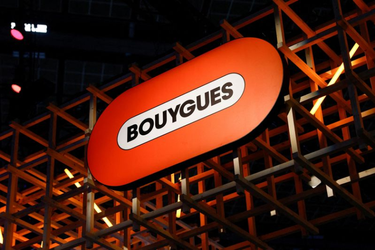Un logo de Bouygues à la conférence Viva Technology au centre d'exposition Porte de Versailles à Paris