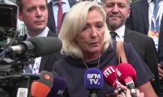 Présidentielle: Marine Le Pen "prudente" sur les sondages, avant le débat du Medef