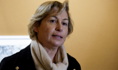 La ministre du Tourisme Nathalie Delattre à Paris le 13 mars 2025. ( AFP / LUDOVIC MARIN )