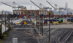 Des conteneurs d'expédition au port d'Oakland