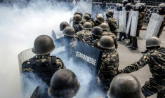 Affrontements entre gendarmes et manifestants à Antananarivo, le 11 octobre 2025 à Madagascar ( AFP / Luis TATO )