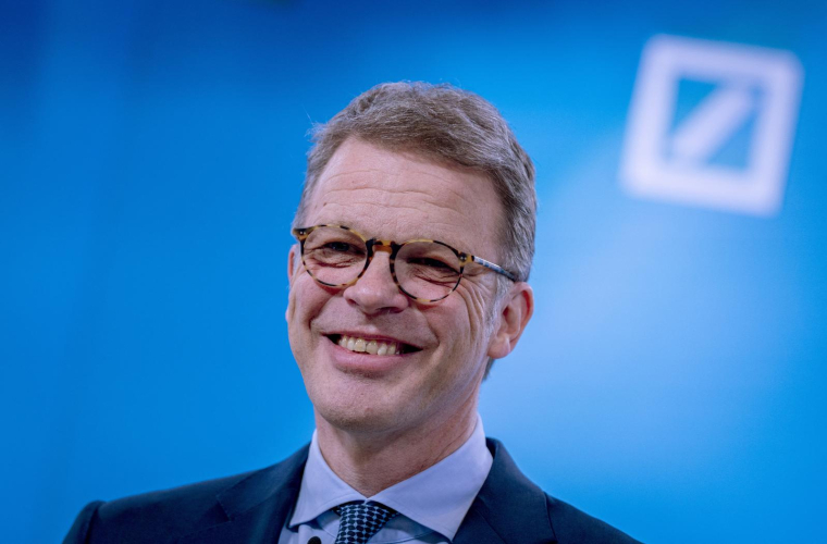 Christian Sewing, patron de la fédération allemande des banques, à Francfort le 2 février. ( POOL / MICHAEL PROBST )