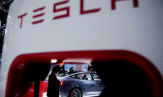 Photo d'archives d'un véhicule électrique Tesla lors du salon Auto Shanghai à Shanghai