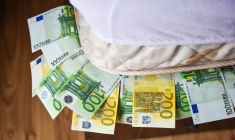 Dans le portefeuille, une cachette ou un coffre-fort, beaucoup de Français choisissent de garder de l'argent liquide chez eux. ©  IoaBal - stock.adobe.com