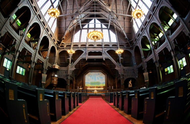 L'intérieur de l'église suédoise de Kiruna, le 5 novembre 2013 à Kiruna, en Suède ( AFP / JONATHAN NACKSTRAND )