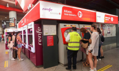 L'ESPAGNE LANCE UN PASSE FERROVIAIRE GRATUIT FACE À L'INFLATION