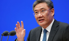 Le ministre chinois du Commerce, Wang Wentao, s'exprimant lors d'une conférence de presse à Pékin