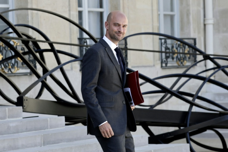 Jean-Noël Barrot, ministre des Affaires étrangères, à la sortie de l'Elysée, le 27 août 2025 à paris ( AFP / STEPHANE DE SAKUTIN )