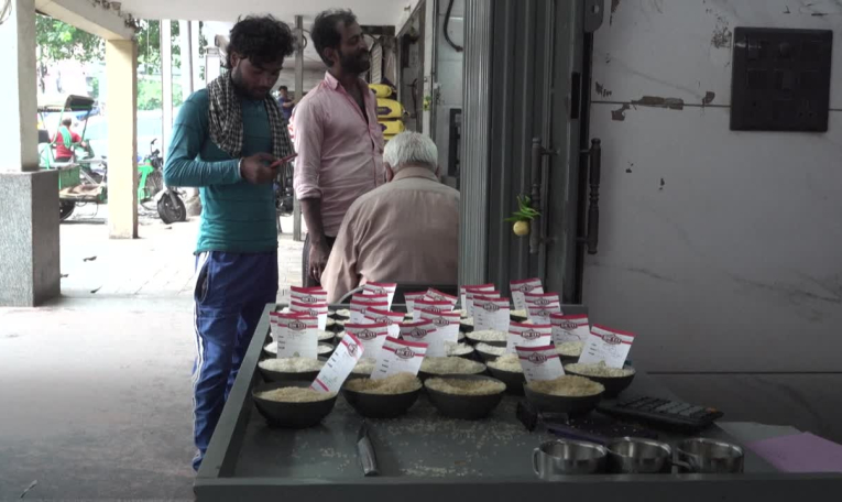 Inde: la surtaxe américaine entre en vigueur, les commerçants indiens inquiets