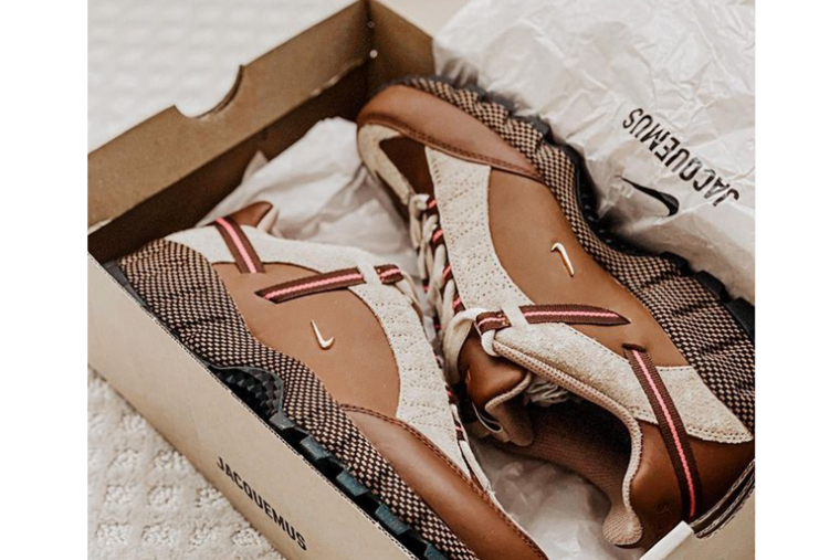 Le styliste français Simon Porte Jacquemus vient de signer sa toute première collection. Crédit photo : Instagram @nearbystuff.s /@Espdav / @ms_jihad