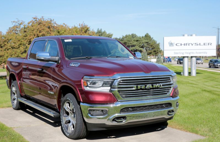 Un pick-up Ram 1500 de 2019 est exposé devant l'usine d'assemblage FCA de Sterling Heights, dans le Michigan.