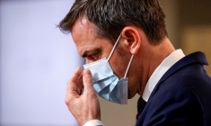 CORONAVIRUS: VÉRAN ÉVOQUE PRÈS DE 300.000 CONTAMINATIONS SUR 24 HEURES EN FRANCE