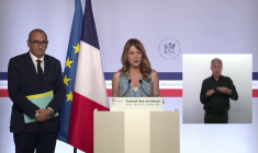 Algérie: la France n'a aucun "objectif chiffré" sur les visas, a dit Macron