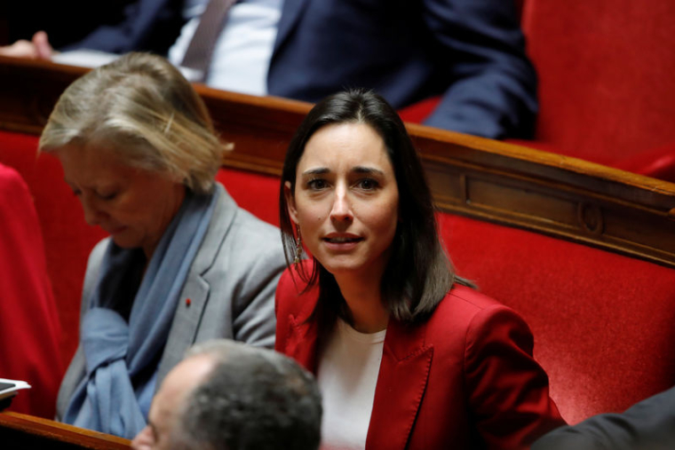 PARIS FUSTIGE L'ACCORD FIAT-TESLA, "DÉTOURNEMENT" DES RÈGLES DE L'UE