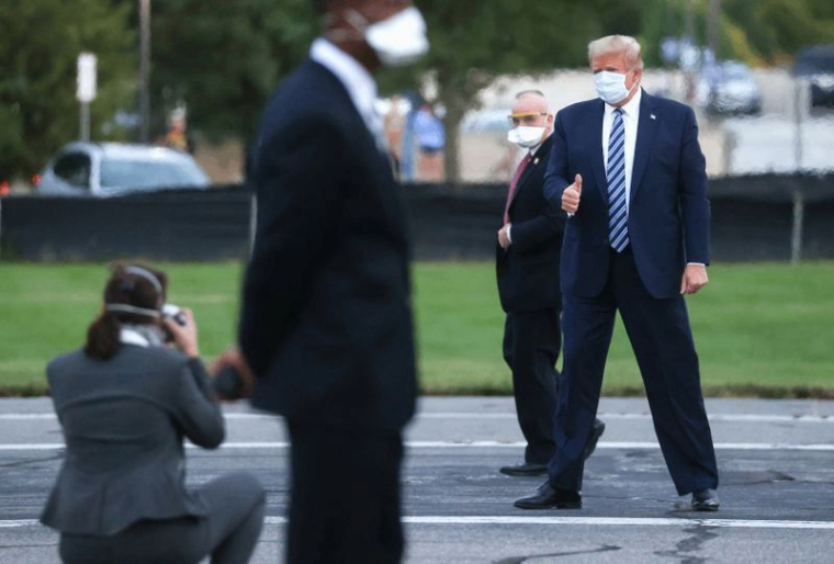 "N'AYEZ PAS PEUR DU COVID", DIT TRUMP DE RETOUR À LA MAISON BLANCHE