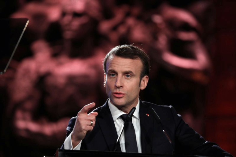 MACRON FUSTIGE LES DISCOURS "SÉDITIEUX", MÉLENCHON LUI RÉPOND