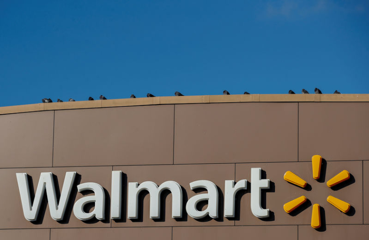 HAUSSE DU CA DE WALMART, BOND DE 43% DES VENTES EN LIGNE