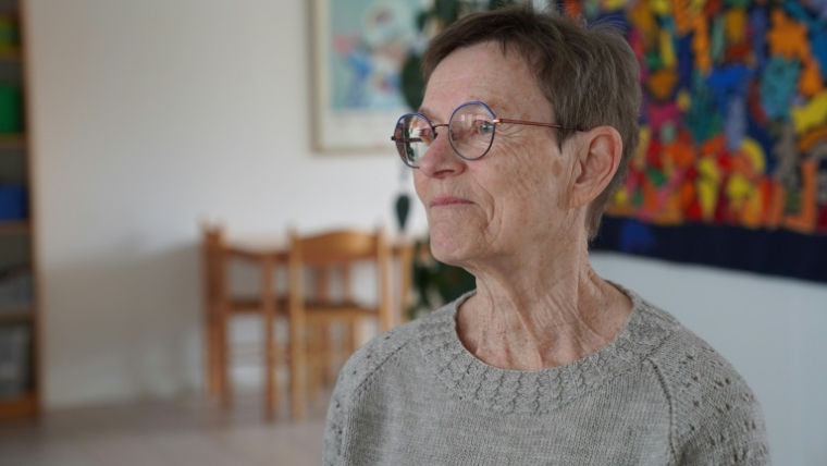 Margit Vestbjerg, présidente de la Maison des Bénévoles, lors d'une interview à Kolding, le 16 mars 2026 au Danemark ( AFP / James Brooks )