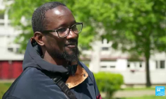 "Papas debout", les pères pacificateurs de la cité