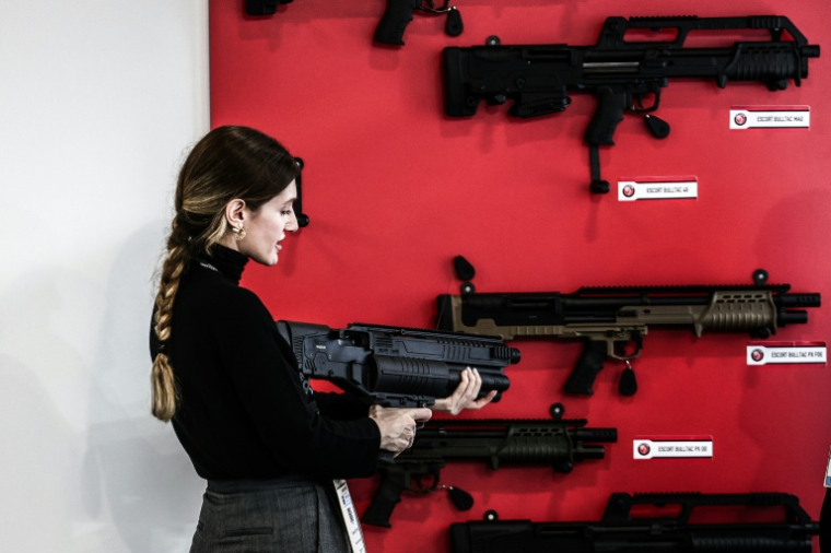 Au salon Milipol à Villepinte, près de Paris, le 18 novembre 2025 ( AFP / Thibaud MORITZ )