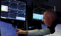 Un trader travaille à la Bourse de New York