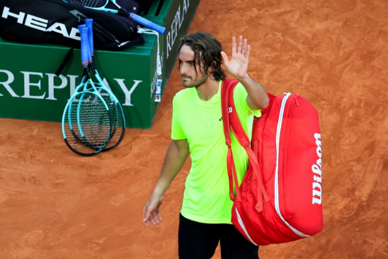 Le Grec Stefanos Tsitsipas éliminé par l'Italien Lorenzo Musetti à Monte-Carlo le 11 avril 2025 ( AFP / Valery HACHE )