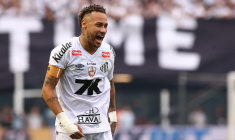 Neymar prolonge officiellement d’un an à Santos