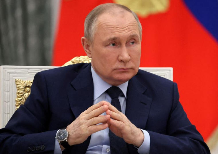 POUTINE REVENDIQUE LA VICTOIRE À MARIOUPOL, L'UKRAINE CONTESTE