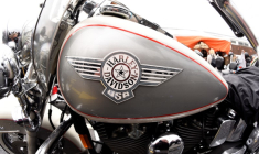 HARLEY-DAVIDSON DÉPASSE LES ATTENTES